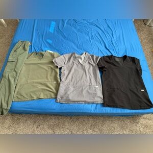 Figs bundle 3 tops 1 pants size medium
